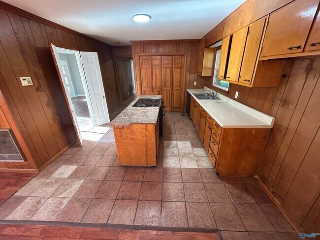 Photo - 4103 Lakeview Dr NW