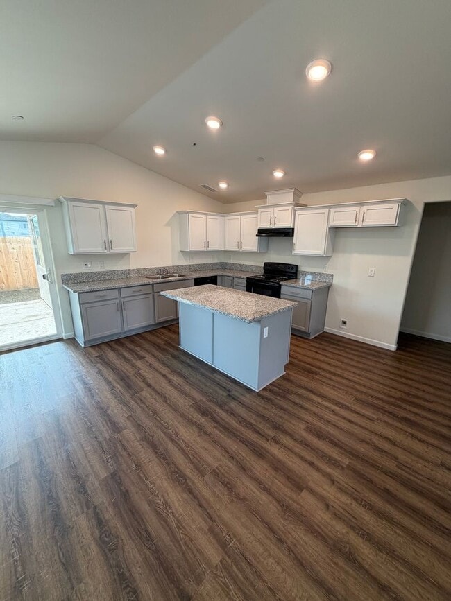 Photo - New house in Madera