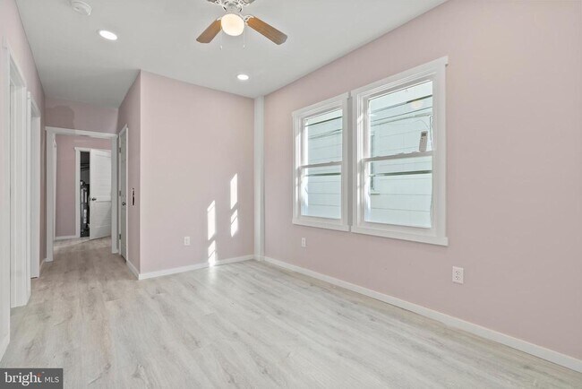 Photo - 309 N Oxford Ave