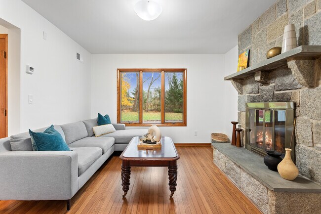 Photo - 425 Taconic Rd