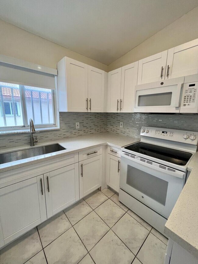 Photo - 2208 W 74th St Unit 202-21