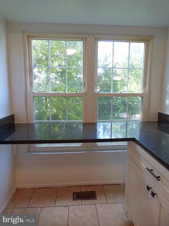 Photo - 802 Ivy League Ln