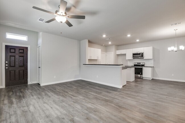 Photo - GORGEOUS 3 BEDROOM DUPLEX LOCATED IN MIDLOTHIAN ISD!