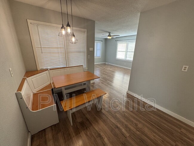 Photo - 923 N Sheridan St