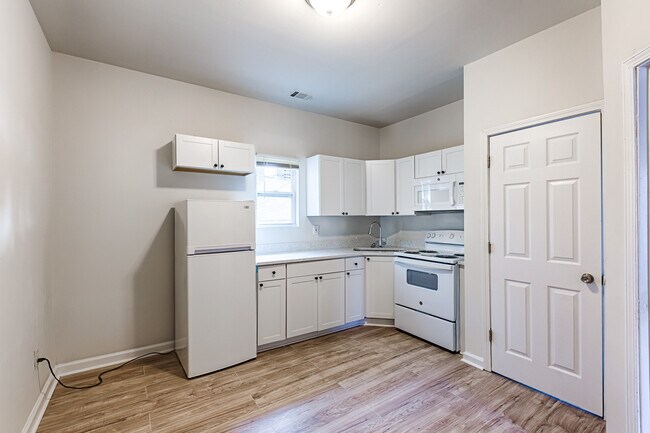 Photo - 987 Dimmock St SW Unit 4