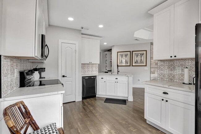 Photo - 1910 Belmont Pl