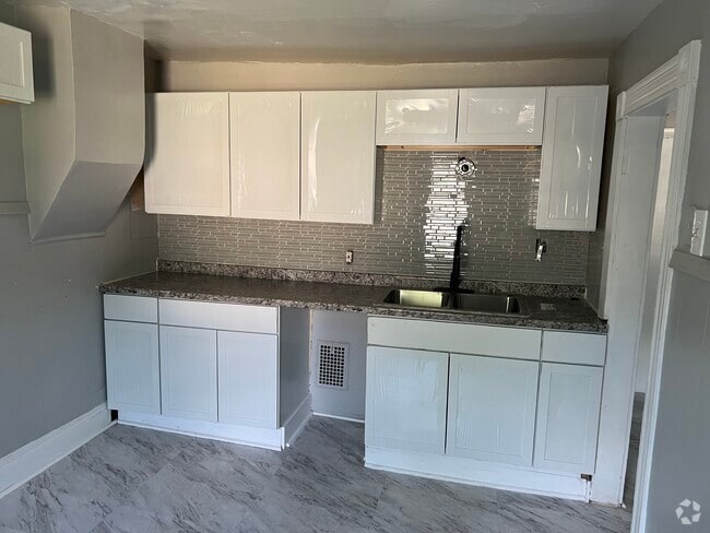 Building Photo - 101 Superior St Unit 2 up Rental