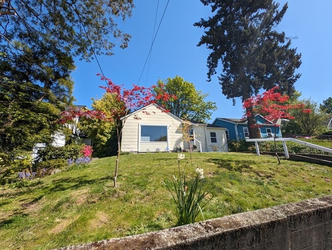 Updated 3 Bedroom Charmer in the Heart of ... - Updated 3 Bedroom Charmer in the Heart of ... House