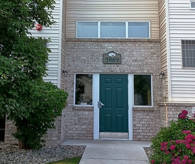 Building Photo - The Place To Be Rental
