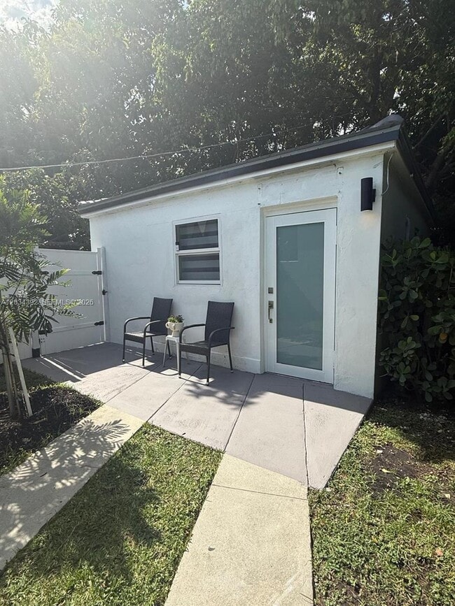 Building Photo - 13 Fonseca Ave Unit 1
