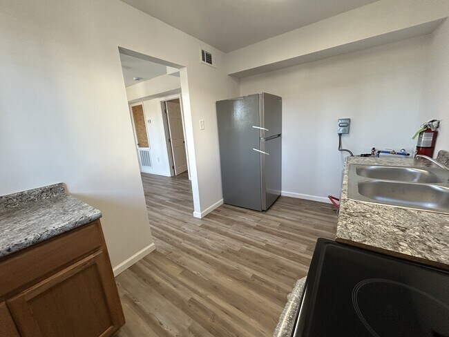 Photo - 3318 Broadway St