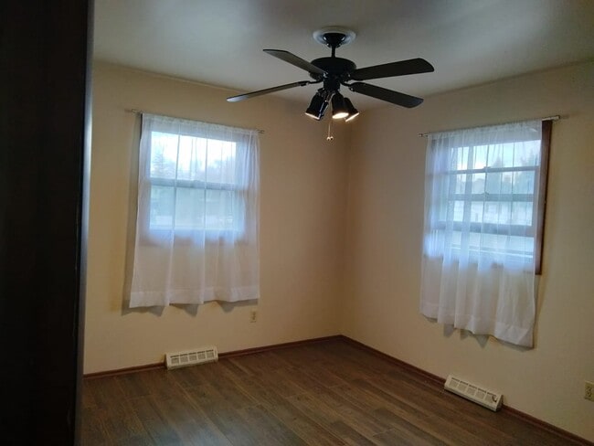 Bedroom 1 - 7 Garfield Ave Unit #3