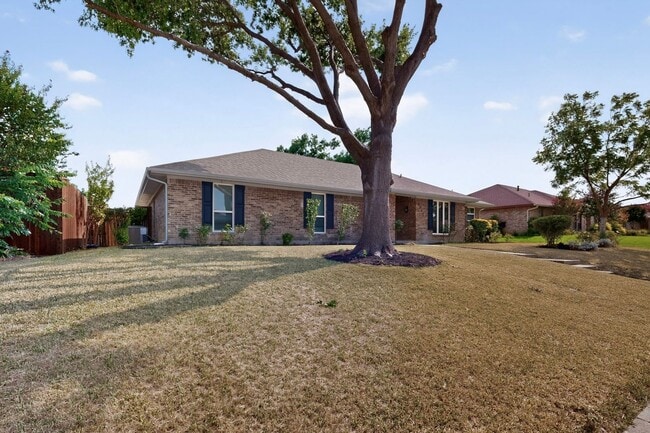 Photo - 2200 Winona Dr
