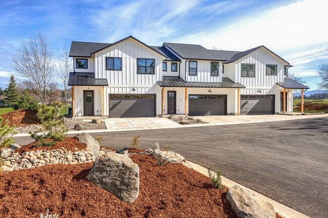 Former Model Home on Golf Course - Former Model Home on Golf Course
