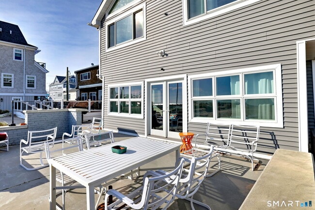 25 Milford Point Rd