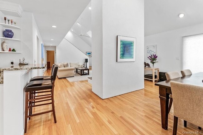 Building Photo - 34 Park Cir