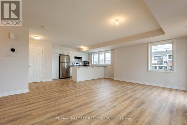 Photo - 292 Zenith Private