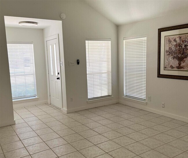 Photo - 2238 Pine Cone Dr