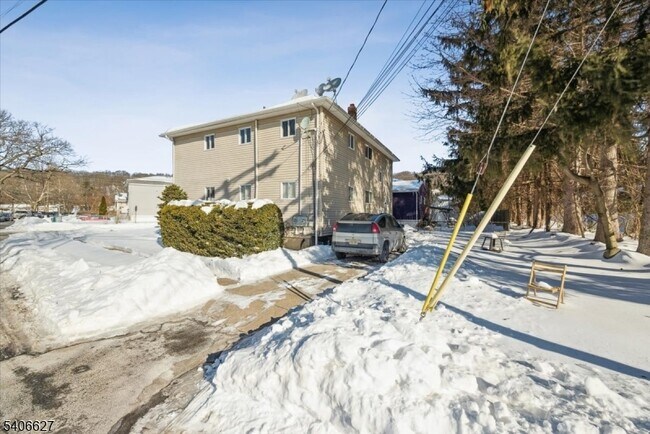 Photo - 64 Lorraine Terrace