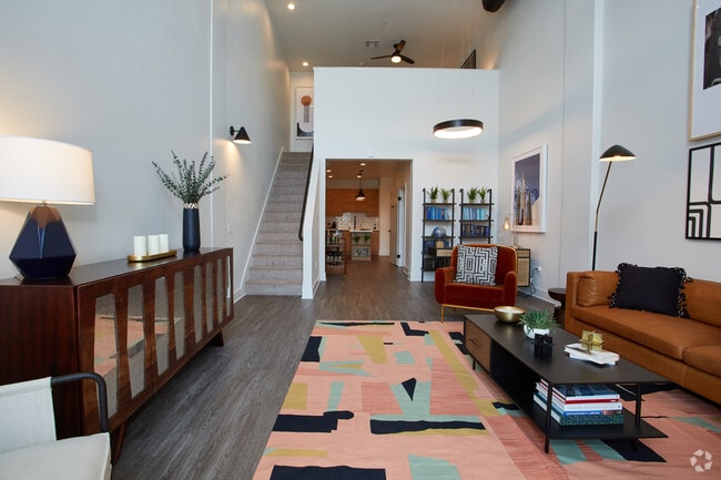 1BR, 1.5BA - 996 SF