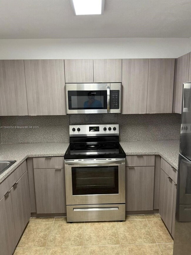 Building Photo - 13685 NE 10th Ave Unit 403 Rental