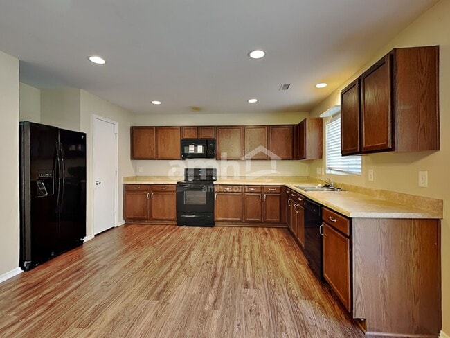 503 Ravenstone Ln