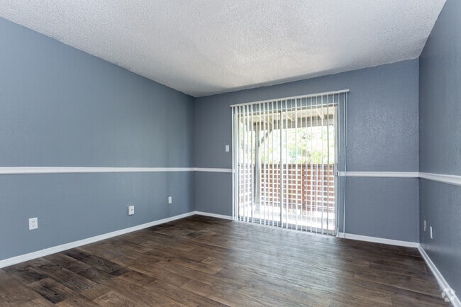 1BR,1BA-674SF