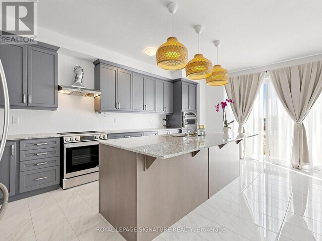 Photo - 635 Newlove St
