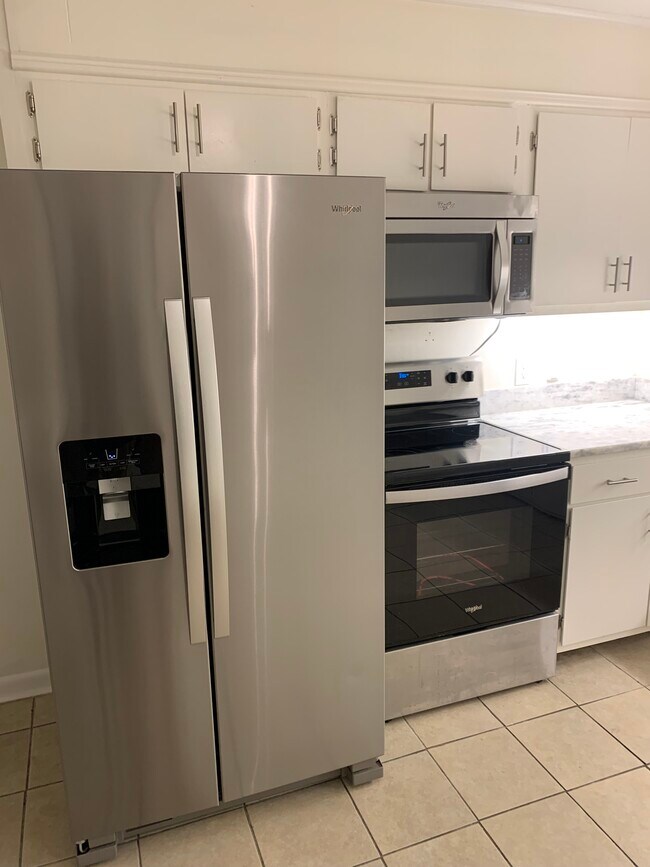 Stainless steel kitchen appliances- Whirlpool