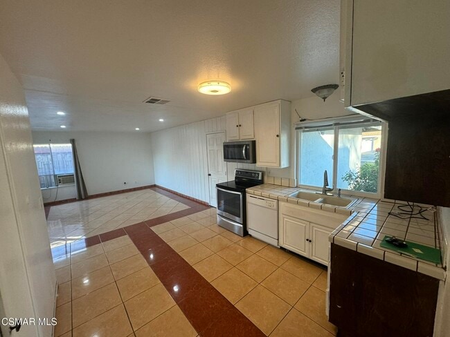 Photo - 2047 Belmar Ct N