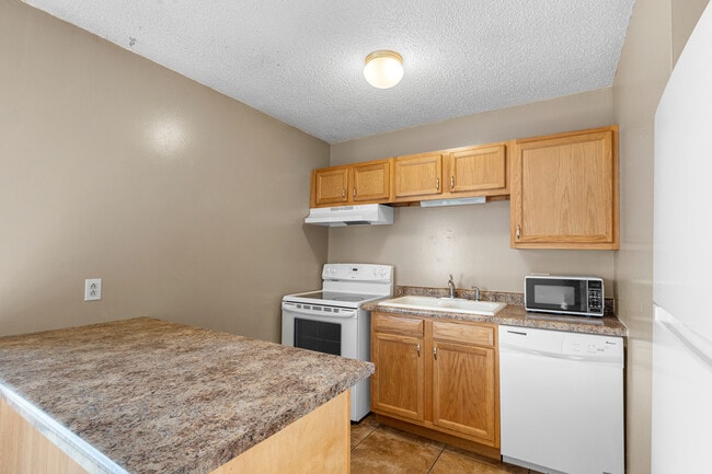 Photo - 715 ManApart Unit 11