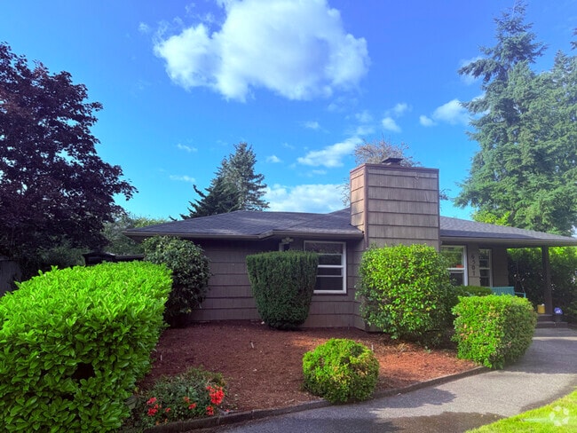 Building Photo - 6507 Lake Grove St SW Rental