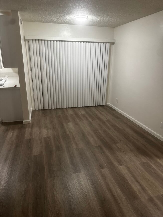 living room/dining area - 21016 Amie Ave Unit #10