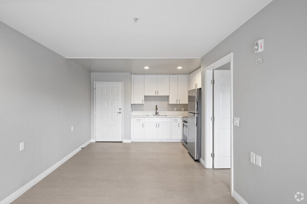 1BR, 1BA - 525SF