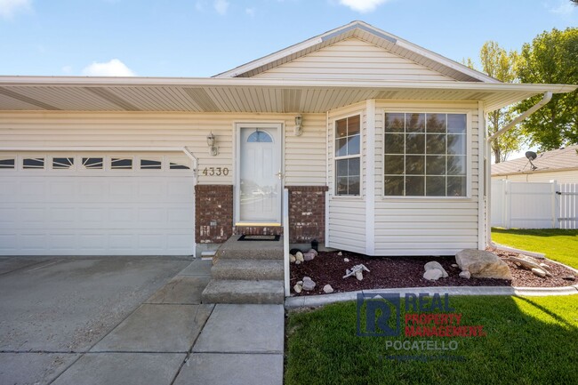 Photo - Beautiful 2 bed 2 bath twin home - 2 car garage