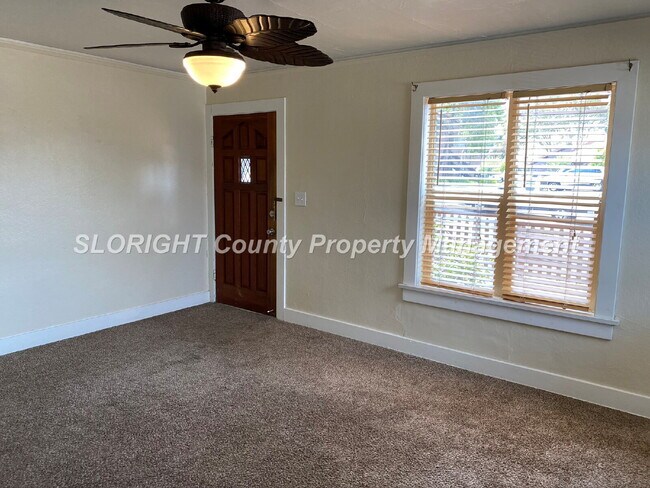 AVAILABLE JULY - Great 2 Bedroom Close to Poly/Downtown