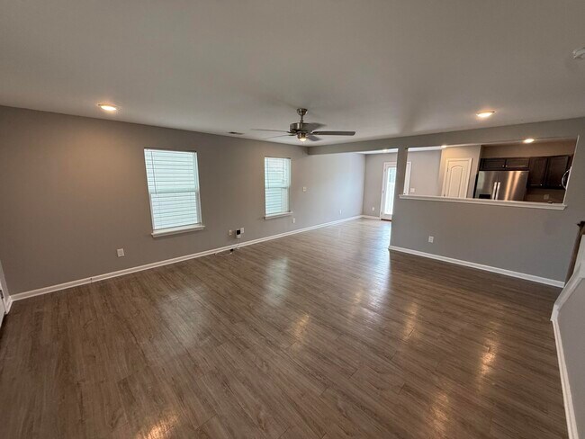 2384 Huntly Pl