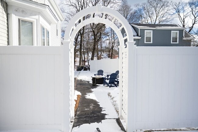 Photo - 104 Union St Unit 2