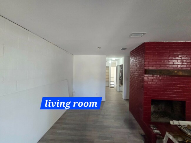 Photo - 623 W Griffith Ave