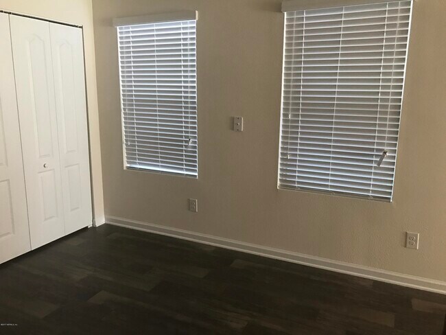 Photo - 389 Servia Dr
