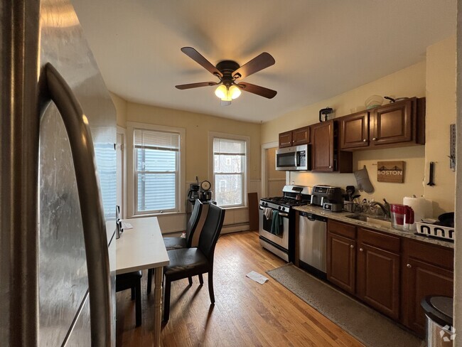 Building Photo - 55 Cedar St Unit 2A Rental