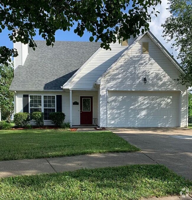 Building Photo - 121 Chevy Chase Pl Rental