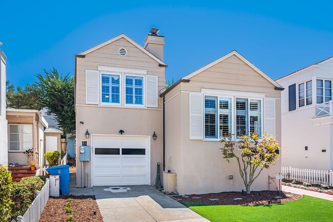 Photo - LAKESIDE HOUSE FOR RENT - $5,400