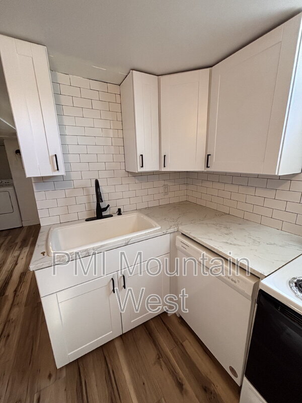 Photo - 724 N 1200 E St