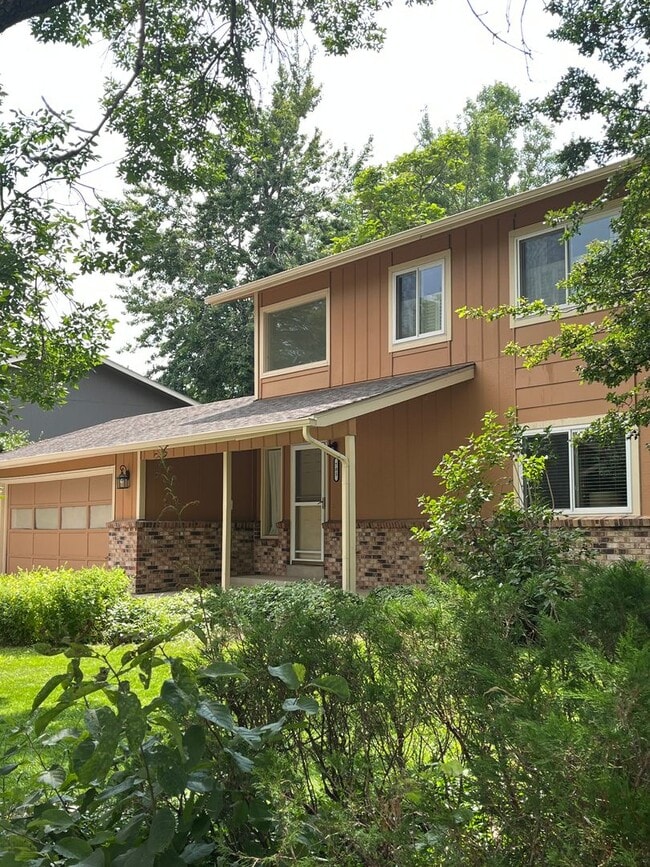 Building Photo - Spacious 4 bedroom Lafayette House with Gr...
