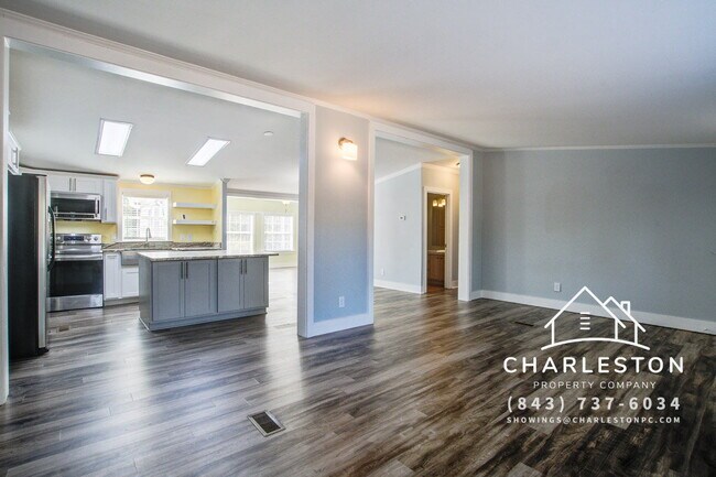 Photo - 1807 United Dr