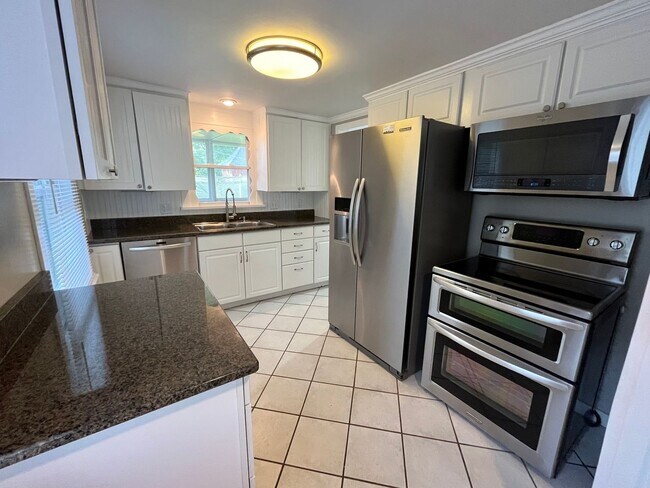 Photo - 3 Bed 1 Bath Downtown St. Joseph