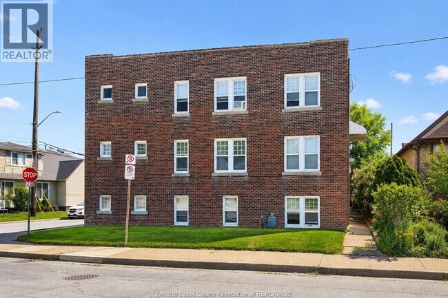Photo - 1009 Niagara St Unit 4