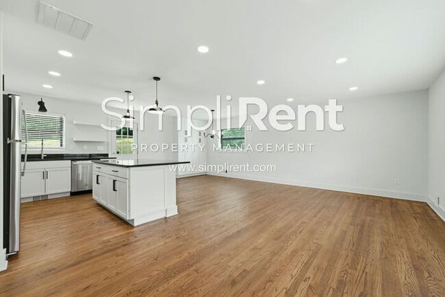 Photo - Beautifully Renovated 4 Bedroom Home for Rent in Decatur!