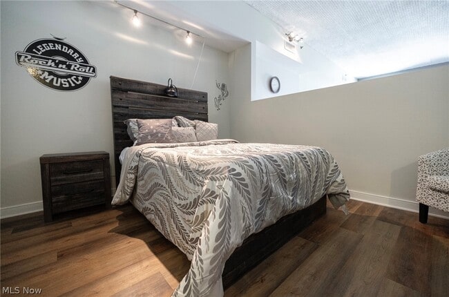 Photo - 408 W St Clair Ave Unit 607